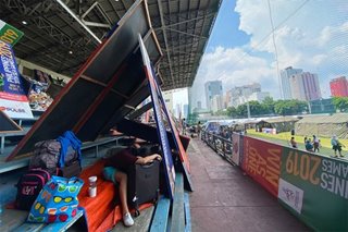 Mga na-stranded sa Rizal stadium nababagalan sa pagproseso ng kanilang pag-uwi