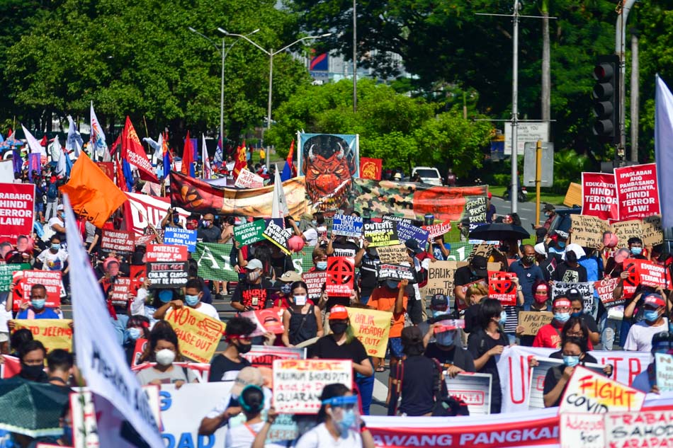 Look Protests Greet Duterte S 5th Sona Abs Cbn News
