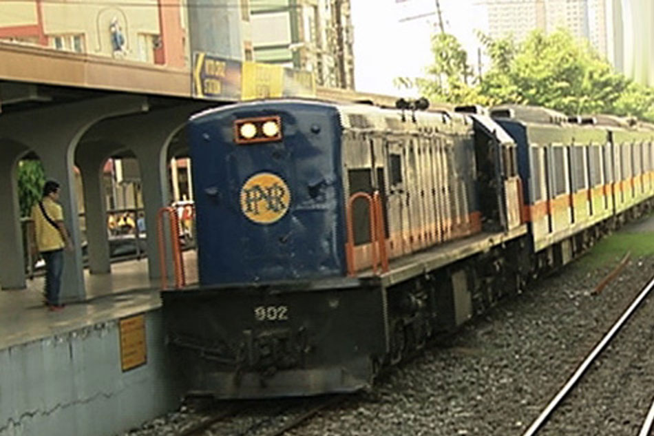 Lalaki halos maputol ang paa matapos masagasaan ng PNR train sa Maynila