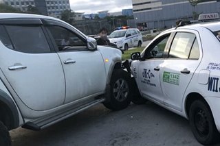Driver na 'wala sa sarili', bumangga sa 7 sasakyan; 2 sugatan