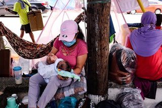 Init, ulan, virus hinaharap: Mga nagkakampo sa 'Libingan' umapelang mapauwi na
