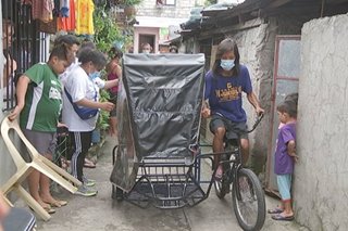 Mag-asawang nangangalakal niregaluhan ng pedicab matapos mag-viral