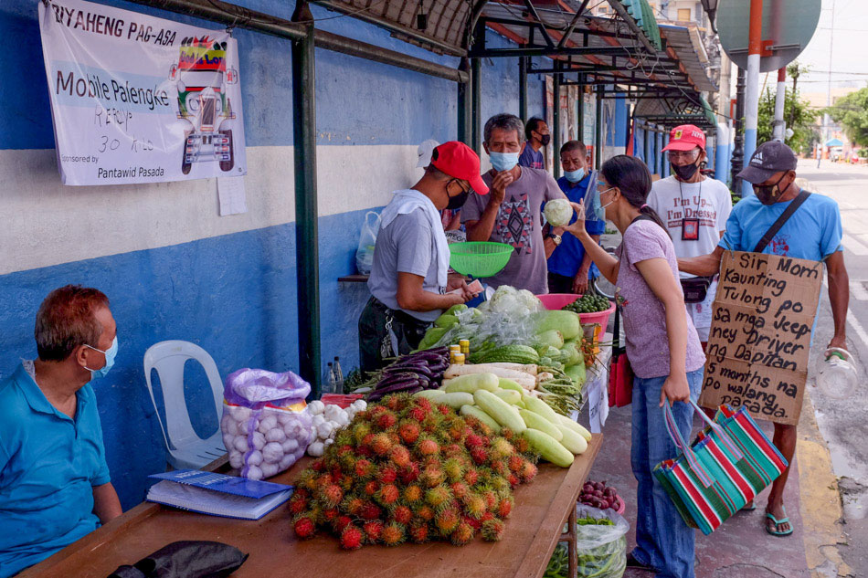 Jeepney drivers resort to selling vegetables