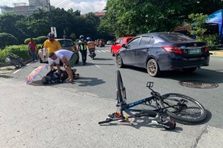 Siklistang tumatawid sa Elliptical Road sa QC sugatan matapos mahagip ng taxi
