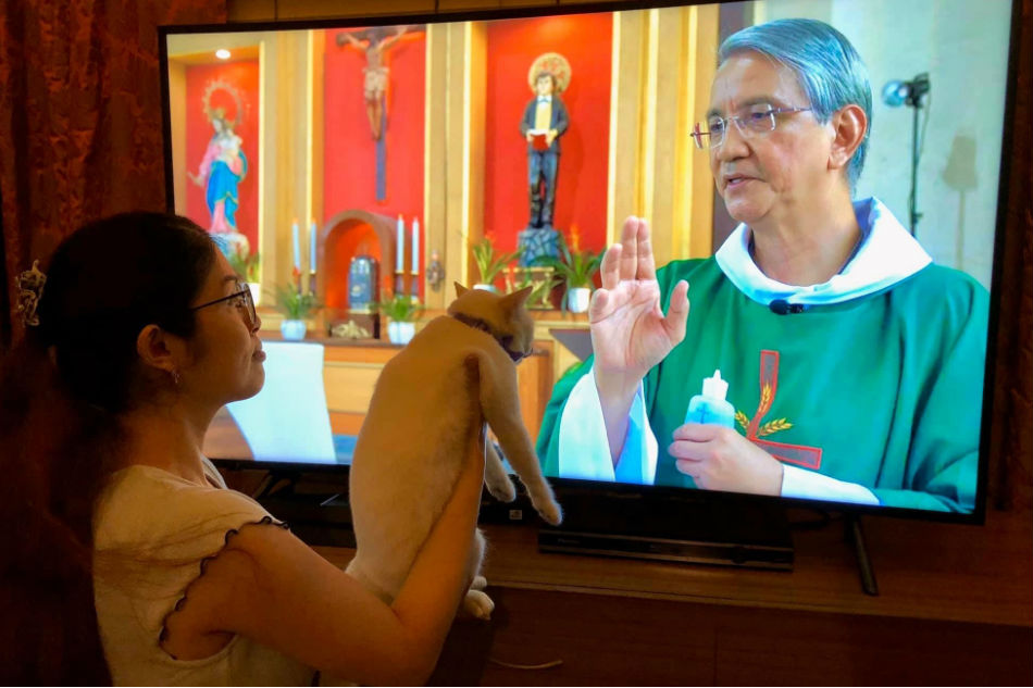 LOOK: Virtual pet blessing on World Animal Day 1