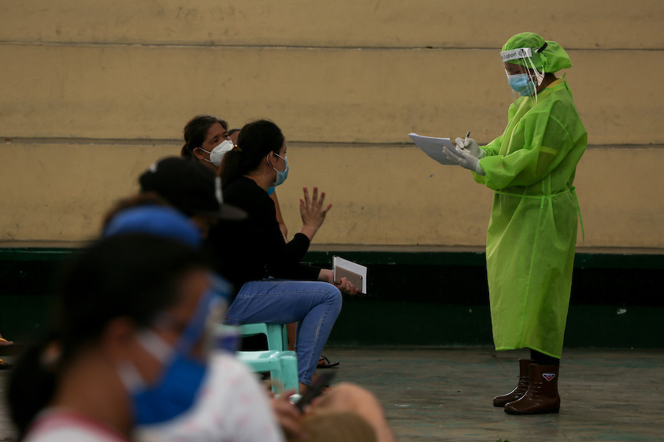 DILG: Mga empleyado ng barangay, dapat bigyan ng hazard pay 1