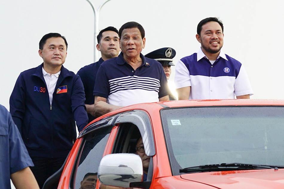 Duterte orders probe into alleged DPWH corruption 1