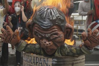 Iba't ibang grupo nagprotesta sa Mendiola, effigy ni Duterte sinilaban