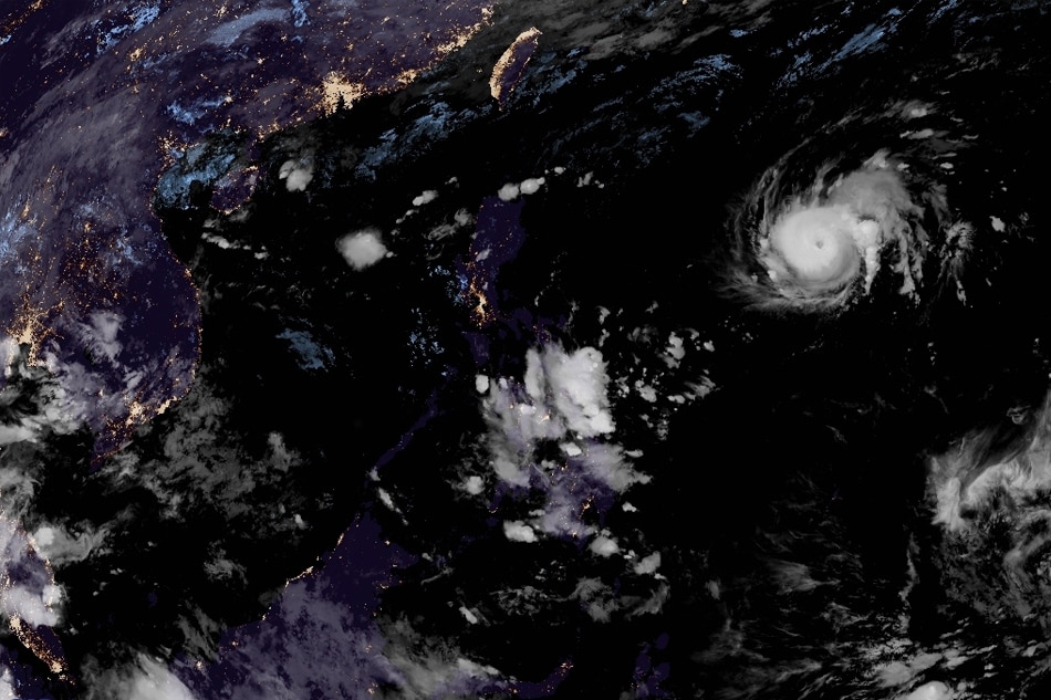 Typhoon Rolly threatens Central Luzon, Quezon; may trigger signal no. 4