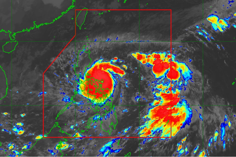 Super Typhoon Rolly makes landfall in Bato, Catanduanes; brings catastrophic winds, intense rainfall 1