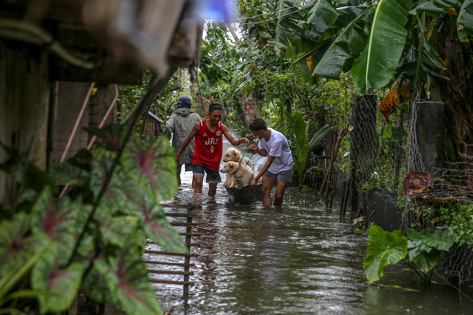 More than 100,000 Calabarzon residents displaced by Typhoon Rolly 1
