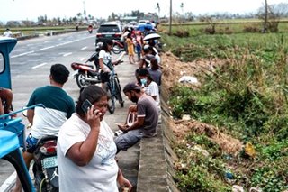 Hirit ng Tiwi mayor sa telcos: 'Sana di kayo nawawala pag bagyo'