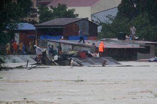 ABS-CBN rescue boats, fire truck tumugon sa mga nasalanta ng bagyo sa Marikina, Rizal