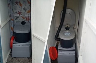 Para may dignidad: Ilang pamilya sa Maynila nakatanggap ng portable toilets