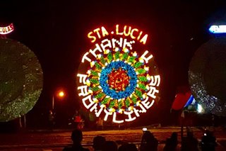 Giant lantern festival sa Pampanga, nagbigay pugay sa mga frontliner