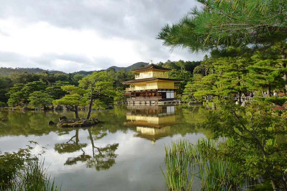 Japan S Kinkaku Ji Golden Pavilion Roof Undergoes Renovation Amid Pandemic Abs Cbn News