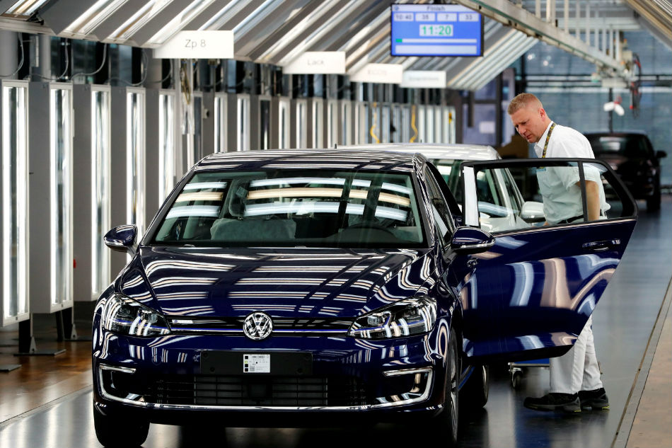 Plunging German car production heralds year of 'transformation' | ABS