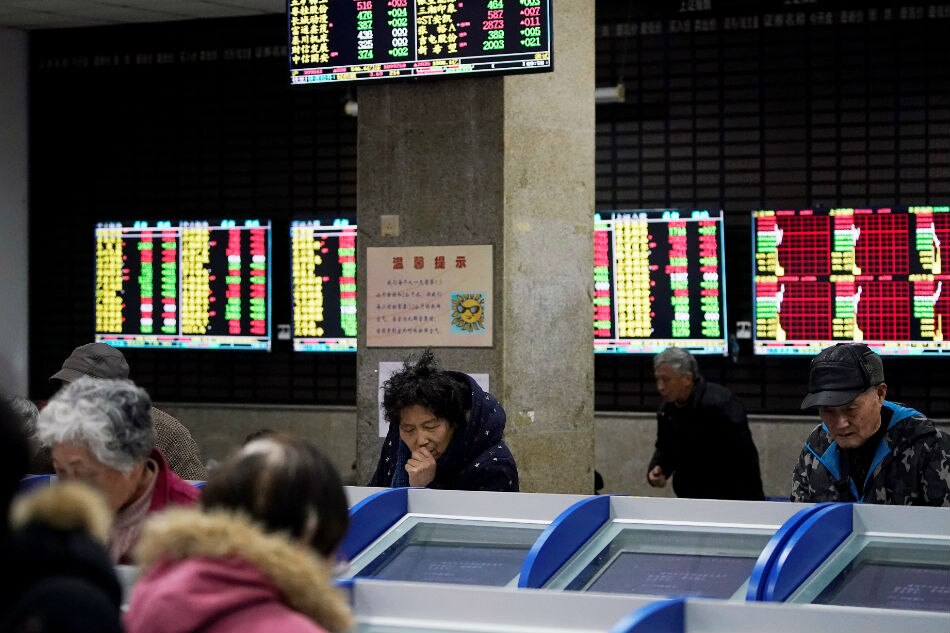 Asian stocks arrest slide, investors remain on edge over China virus 1