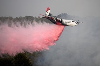 Aircraft fighting Australia bushfires loses contact, may have crashed