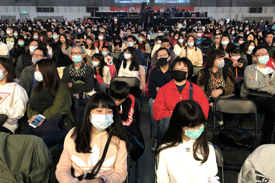 Taiwan evacuates first group from Wuhan, limits mask purchases 1