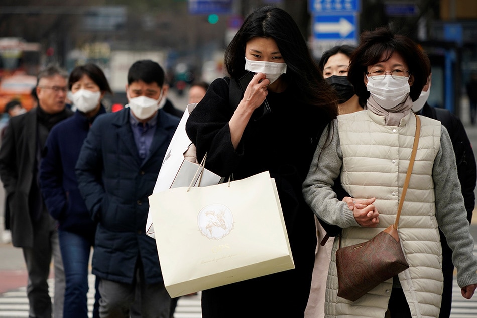 South Korea reports more recoveries than coronavirus cases for the first time 1