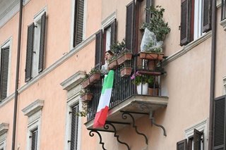 Coronavirus deaths fall again in Italy but lockdown extension looms
