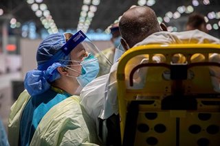 US coronavirus deaths top 20,000 with billions in Easter lockdown