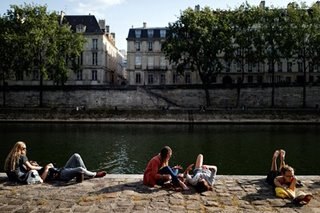 Book sales soar as French lockdown eases