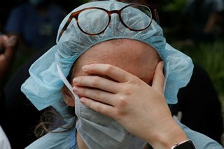 US adds almost 700 new coronavirus deaths in 24 hours