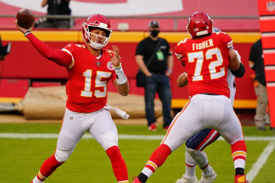 Patrick Mahomes throws for three TDs as Chiefs earn return to Super Bowl