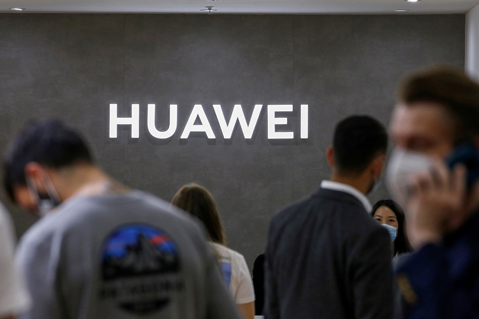 Huawei revenue growth wilts under &#39;intense pressure&#39; 1