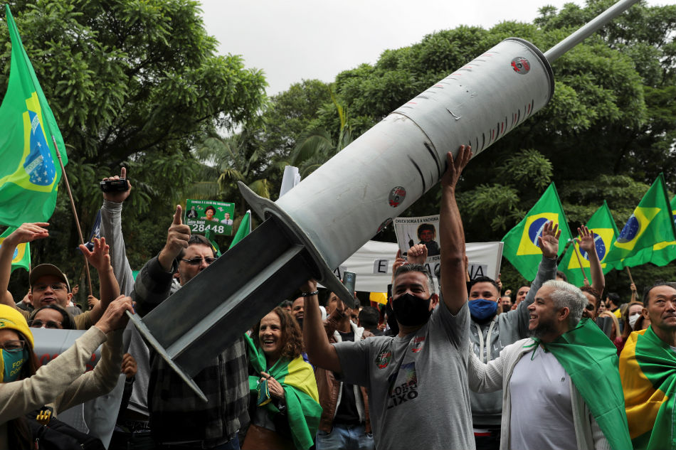 Brazilians protest mandatory COVID-19 immunization, Chinese vaccine 1