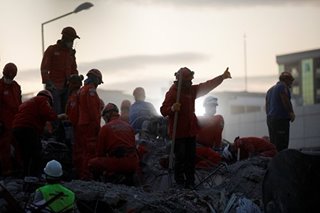 Death toll climbs to 100 from devastating Aegean quake