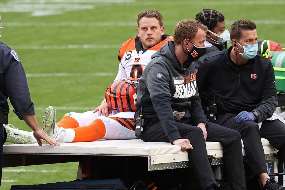 Bengals' Joe Burrow avoids serious injury after limping off vs. Ravens