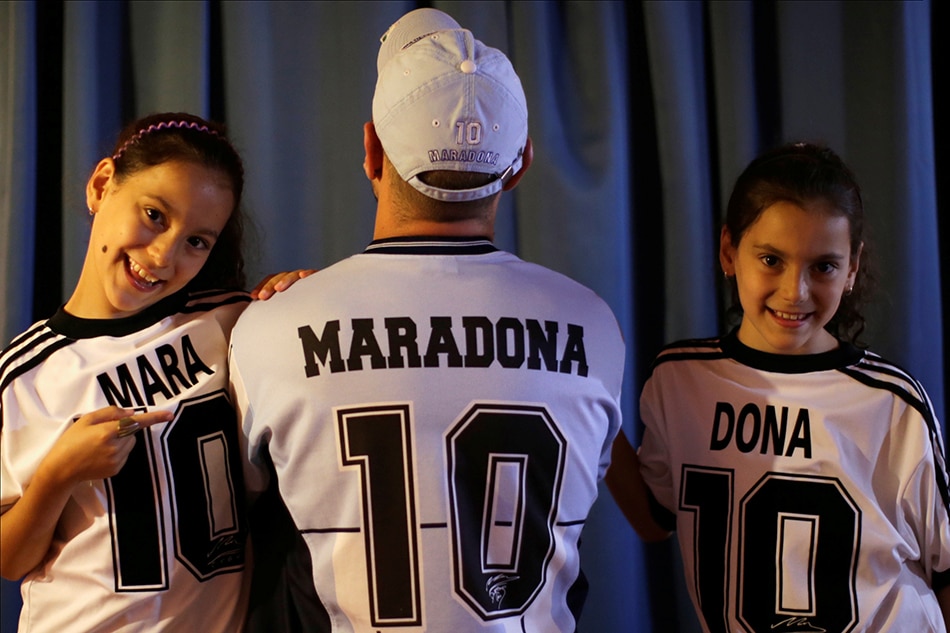 Mara and Dona: Argentine twins living tribute to soccer great 1