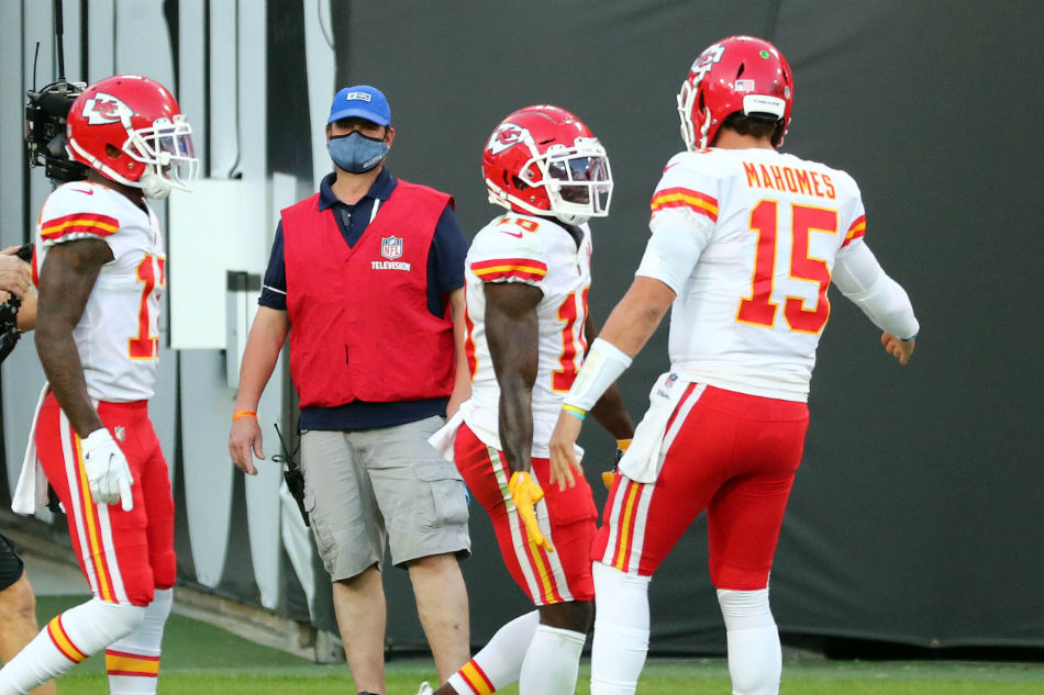 Six-Pack for Pat!; Mahomes tosses 6 TDs in win