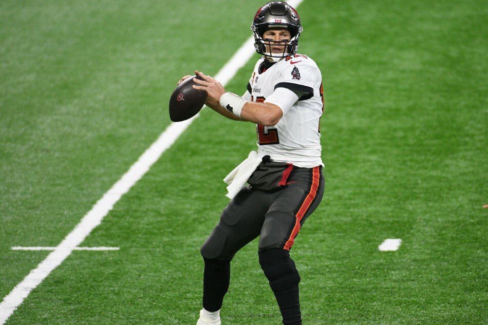 Tom Brady throws four TDs as Buccaneers clinch first playoff spot since  2007, NFL