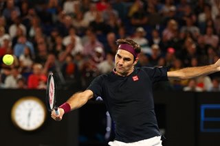 2019 Australian Open: Federer survives huge scare to reach last 16