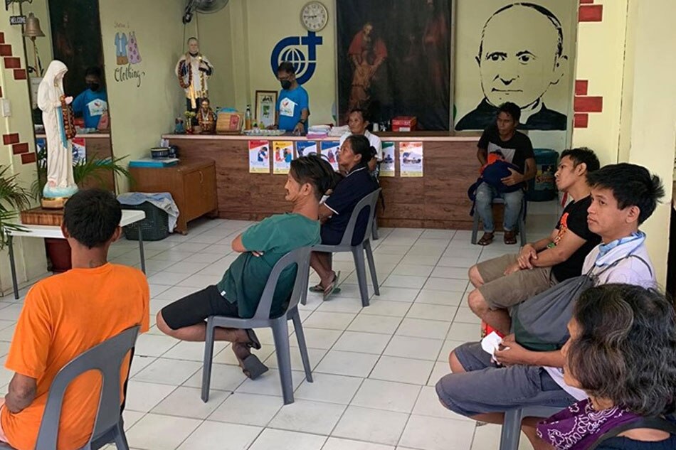 Authorities stop homeless feeding, care program in Manila amid Luzon lockdown 2