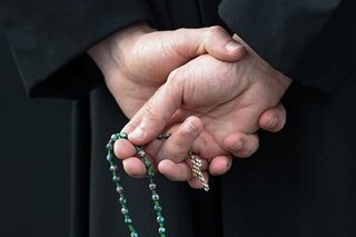 With churches closing, US priest offers drive-thru confessions