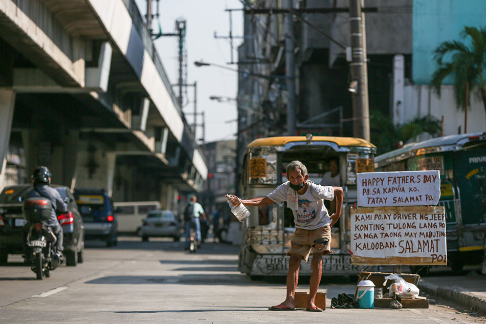 &#39;Barya &#39;di lamang sa umaga&#39;: Netizens nagbibigay ayuda sa mga jeepney driver 1