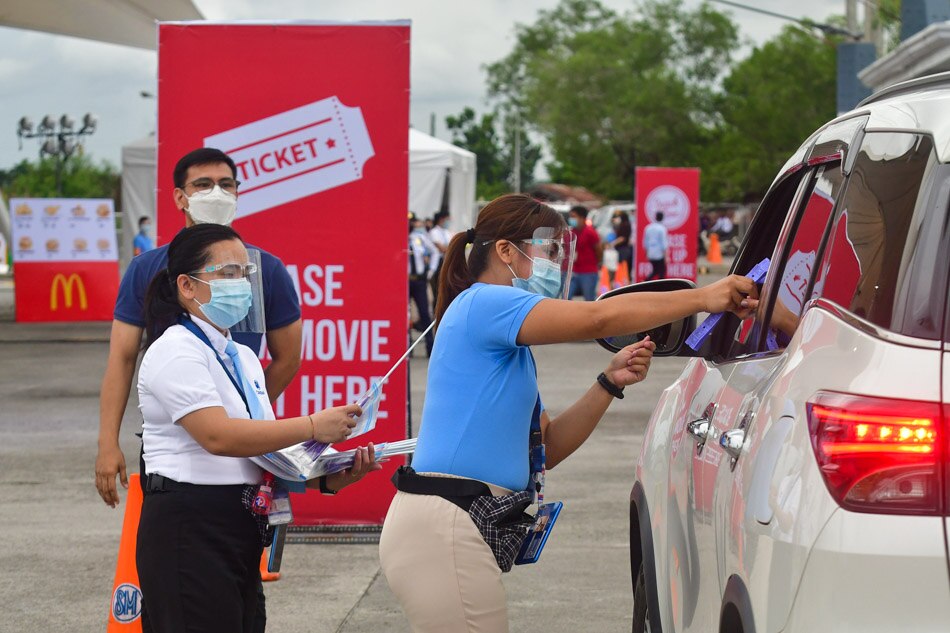 LOOK: SM Pampanga opens 1st drive-in theater amid COVID-19 pandemic 4
