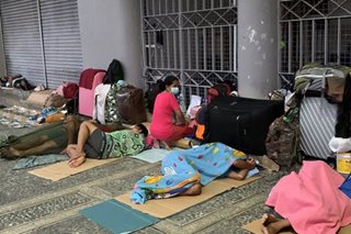 Mga stranded individuals sa Rizal stadium pinaalis sa bisperas ng MECQ