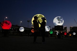Moon installations brighten up Seoul