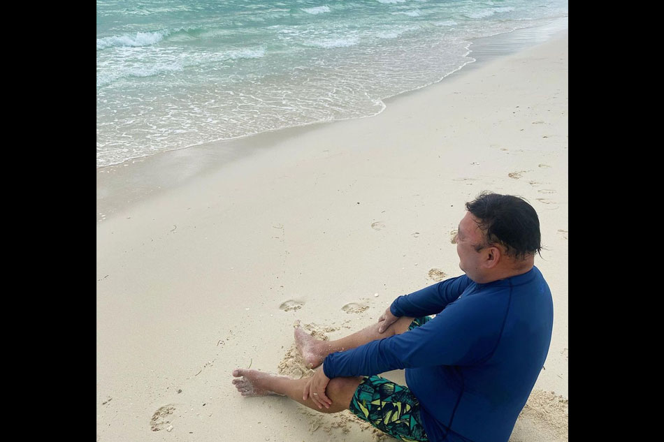 LOOK: Harry Roque is back in Boracay, his &#39;happy place&#39; 1