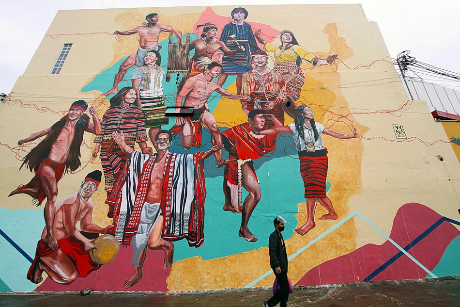 Baguio artist celebrates Cordilleran culture in 40-meter high mural ...