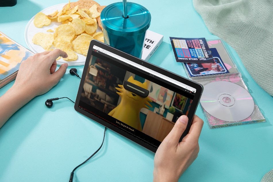 Imagine carrying around your mini home theatre as realme Pad is designed to entertain anytime and anywhere. Photo source: realme Philippines