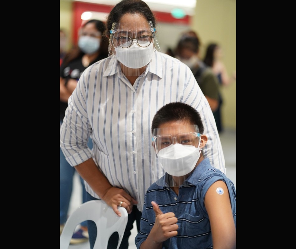 Experts say that vaccination remains a critical tool to help stop the health crisis and everyone 12 years and older should get it whenever they can. Photo source: SM