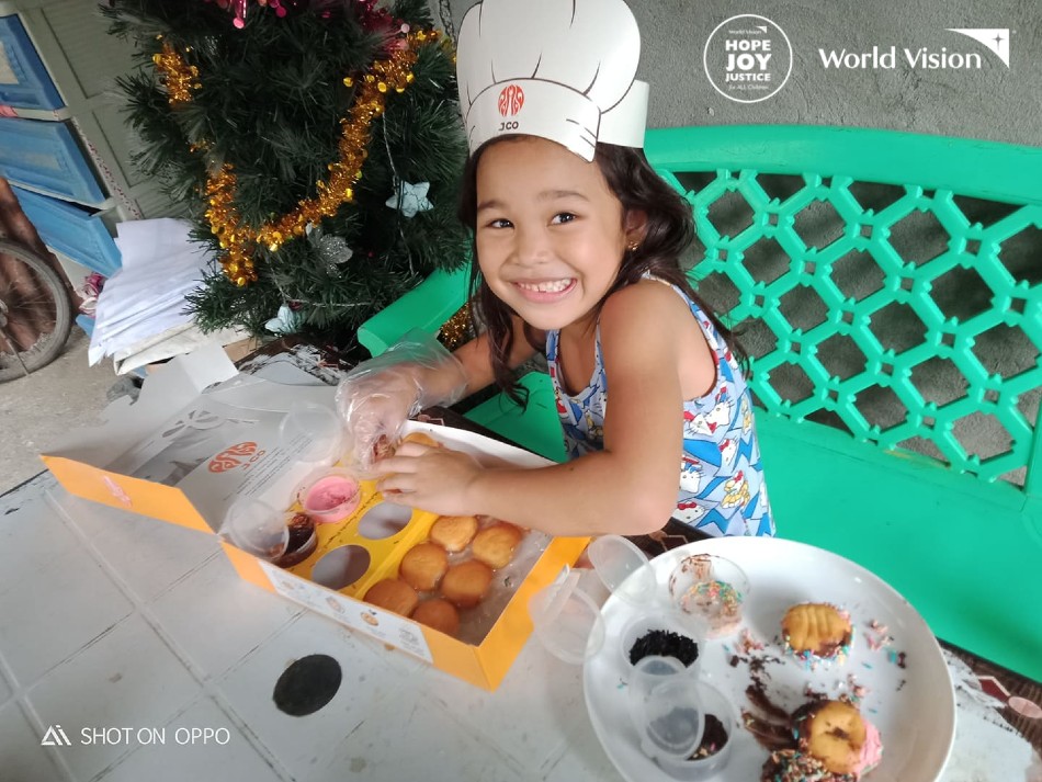 DIY donut kit creates merry moments with loved ones 1