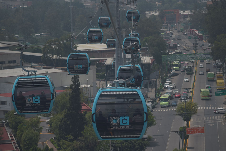 Commuters escape Mexico City gridlock in new cable car 1